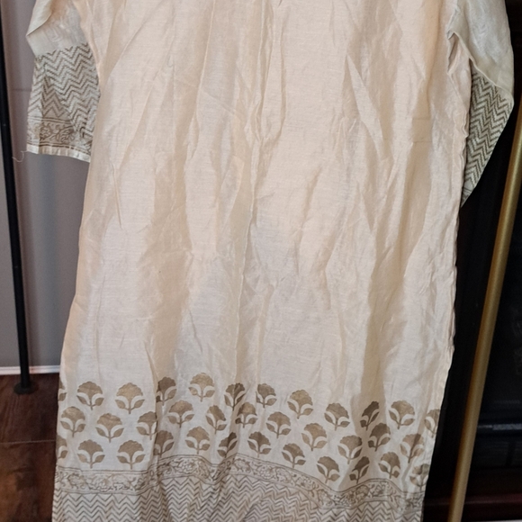 Hand Made Embroided Indian Tunic and Pant Set - Picture 6 of 6